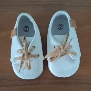 Pre-walker White & Tan Baby Shoes
